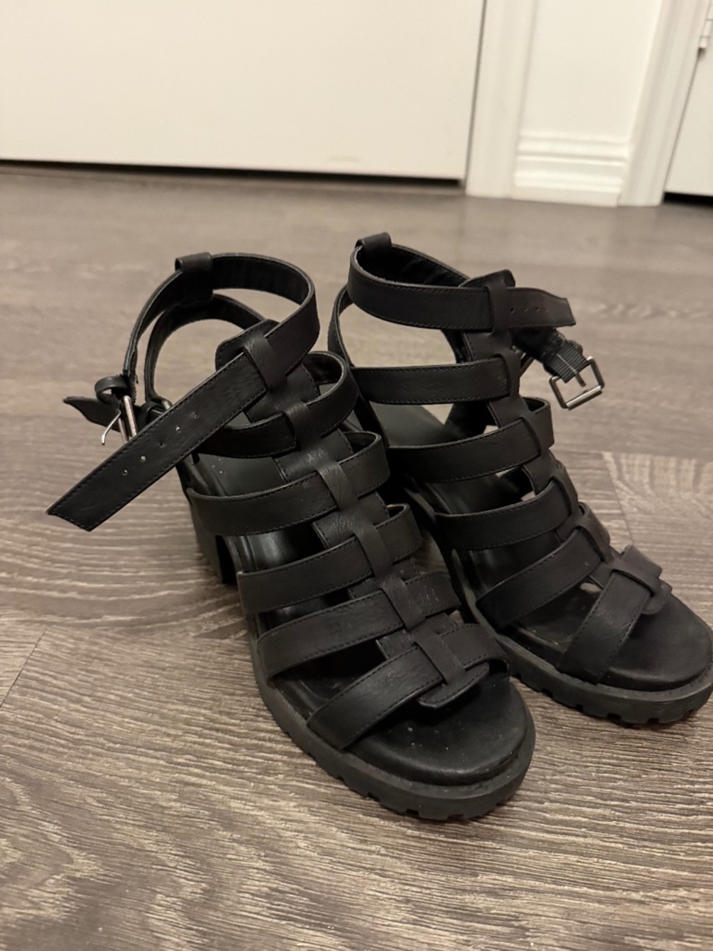 Dirty Laundry Chunky gladiator sandals